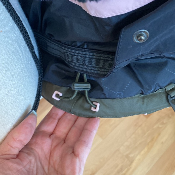 Powder Room Snowboarding jacket. - Picture 12 of 13